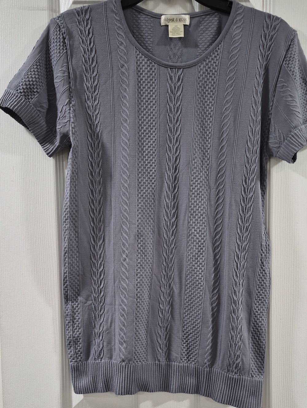 Short-Sleeve Textured Cable Tee in Gray